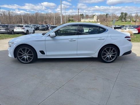 Used 2023 Genesis G70 2.0T image 4