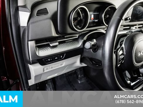 Used 2024 Kia Carnival LX image 34