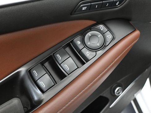 Used 2020 Buick Enclave Avenir w/ Avenir Technology Package image 22