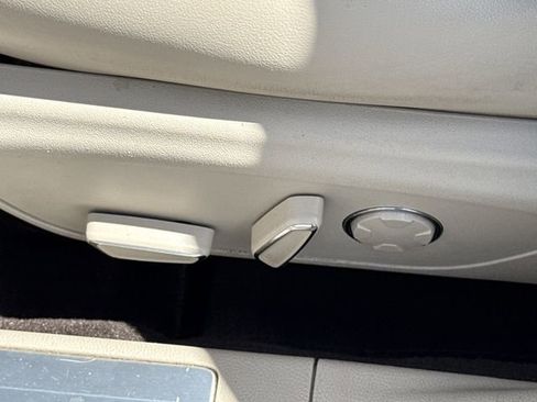 Used 2019 Lincoln MKZ Reserve FWD image 25