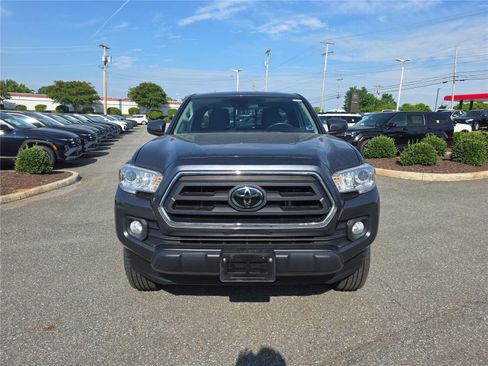 Used 2022 Toyota Tacoma SR5 w/ SR5 Appearance Package (SM) AWD/4WD image 11