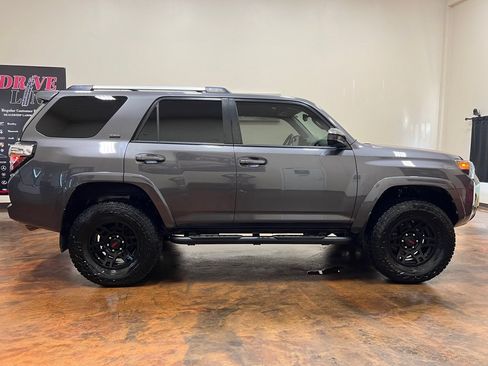Used 2021 Toyota 4Runner SR5 RWD image 10