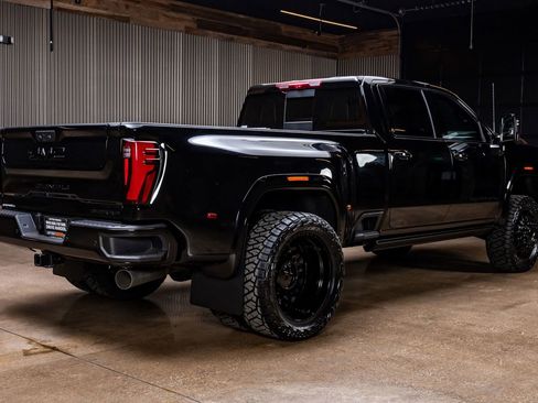 Used 2026 GMC Sierra 3500 Denali Ultimate image 10