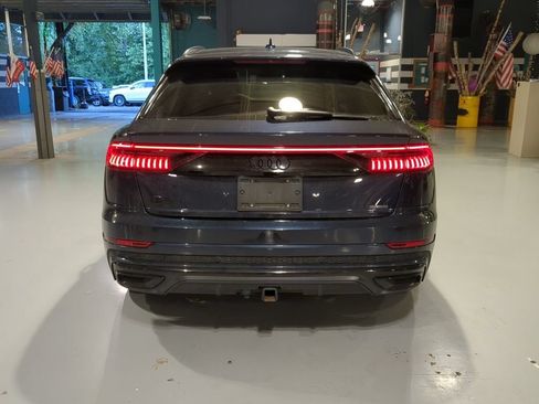 Used 2023 Audi Q8 Prestige AWD/4WD image 9