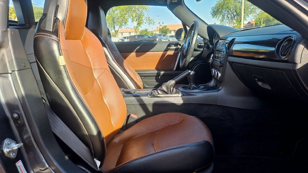 Used 2014 MAZDA MX-5 Miata Grand Touring w/ Appearance Package RWD image 22