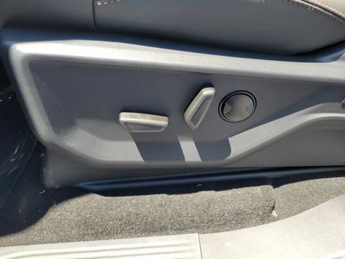 New 2025 Ford Expedition Active image 21