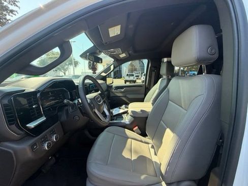 Used 2025 GMC Sierra 1500 SLT AWD/4WD image 5
