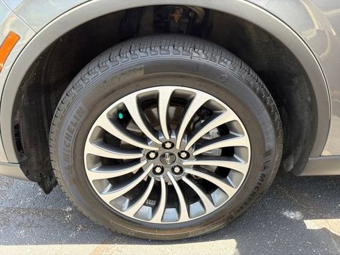 Used 2024 Lincoln Aviator AWD w/ Premium Package image 43