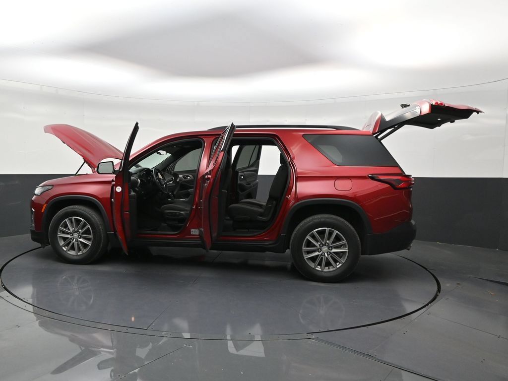 Used 2023 Chevrolet Traverse LT FWD image 30