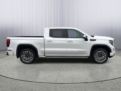 Used 2024 GMC Sierra 1500 Denali Ultimate image 7