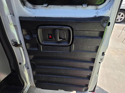 Used 2012 Chevrolet Express 2500 w/ Cold Climate Package RWD image 27