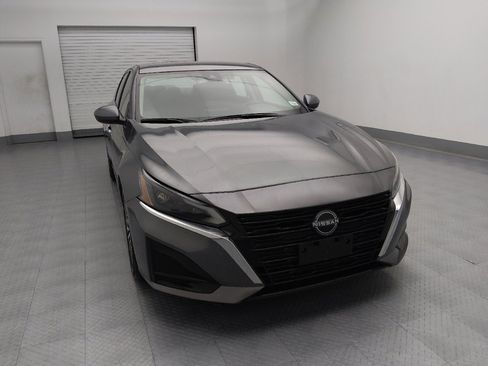 Used 2023 Nissan Altima 2.5 SV image 14