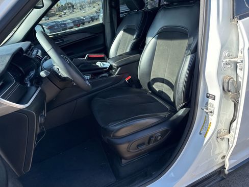 Used 2023 Jeep Grand Cherokee Altitude image 10