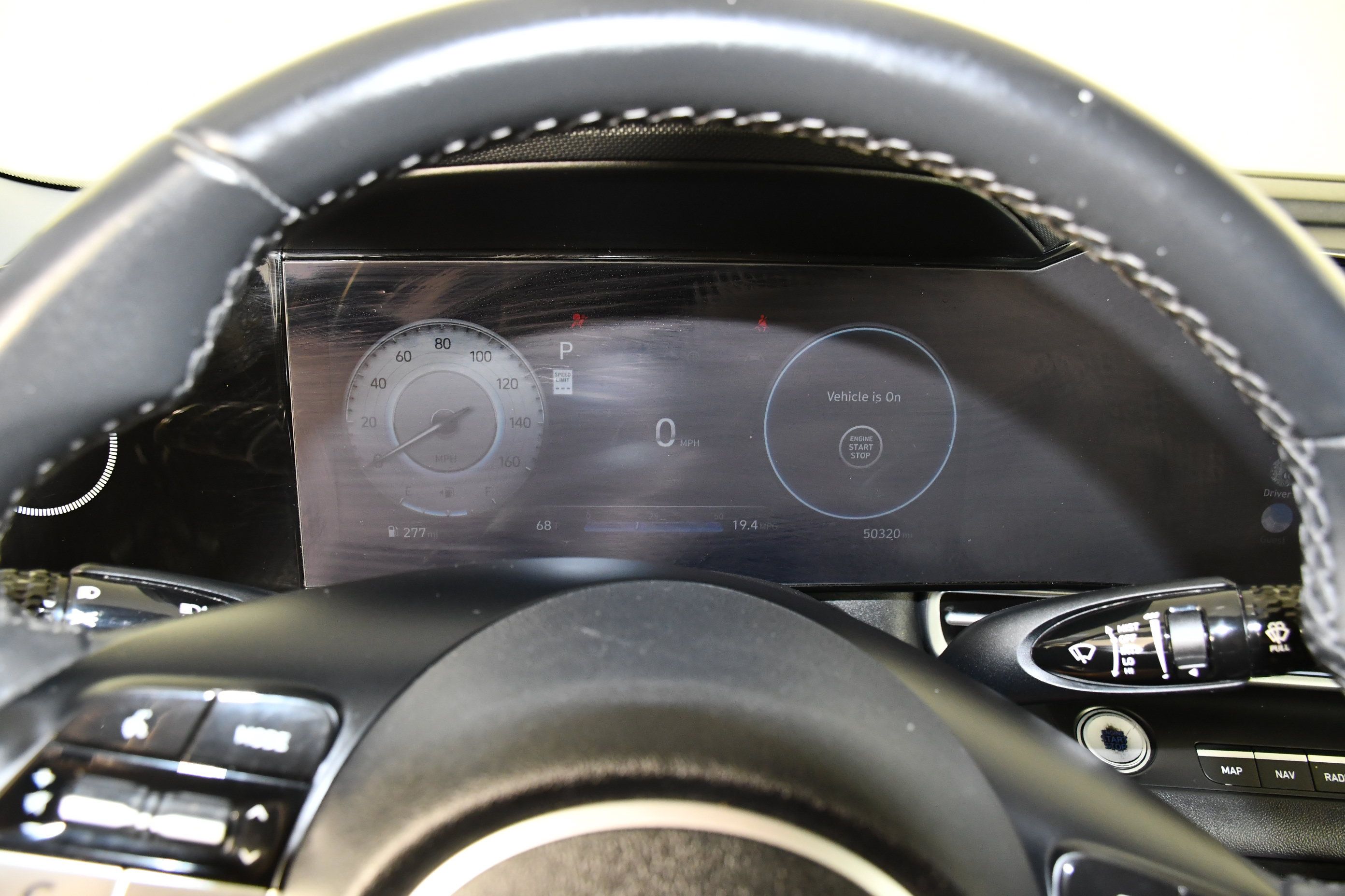 Used 2025 Hyundai Elantra Limited FWD image 10