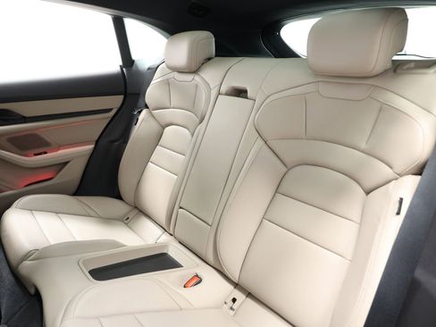 Used 2022 Porsche Taycan 4 Cross Turismo w/ Technology Package image 3