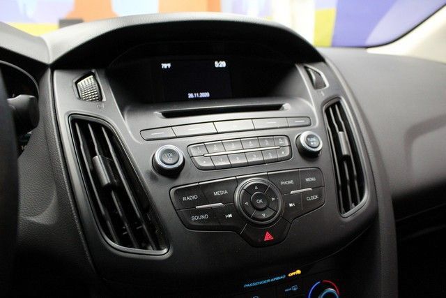 Used 2016 Ford Focus SE w/ SE Winter Package FWD image 26