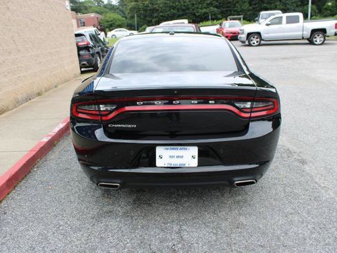 Used 2020 Dodge Charger SXT w/ Leather Interior Group RWD image 4