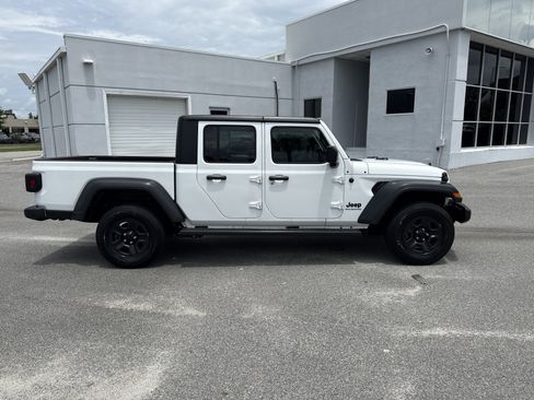 Used 2023 Jeep Gladiator Sport w/ Trailer Tow Package AWD/4WD image 12