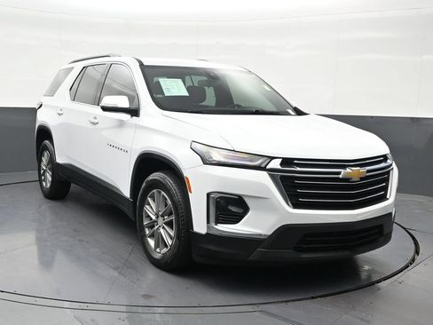 Used 2023 Chevrolet Traverse LT FWD image 8