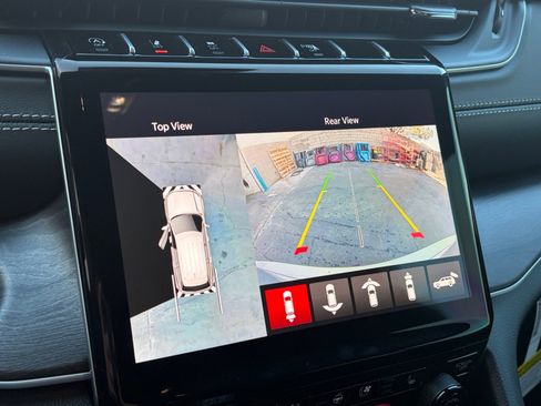 New 2025 Jeep Grand Cherokee Limited w/ Luxury Tech Group II image 23