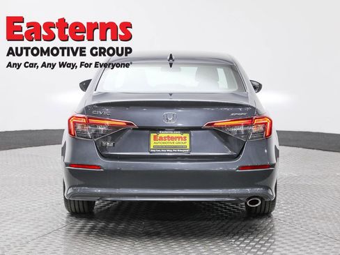Used 2025 Honda Civic Sport image 6