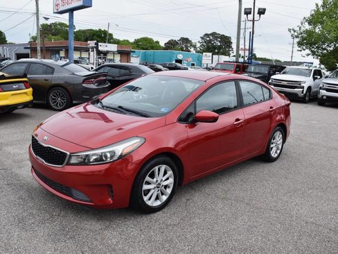 Used 2017 Kia Forte S FWD image 11