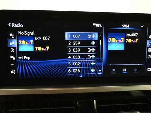 Used 2023 Lexus GX 460 Premium w/ Accessory Package AWD/4WD image 10