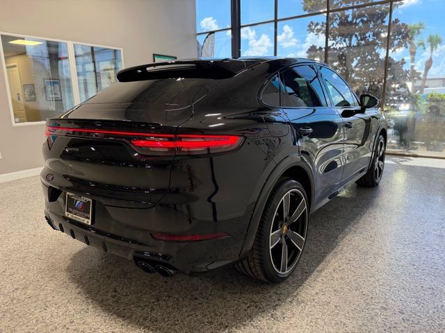 Used 2023 Porsche Cayenne Platinum Edition AWD/4WD image 11