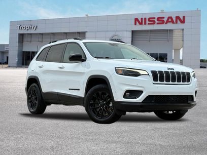 Used 2023 Jeep Cherokee Altitude Lux