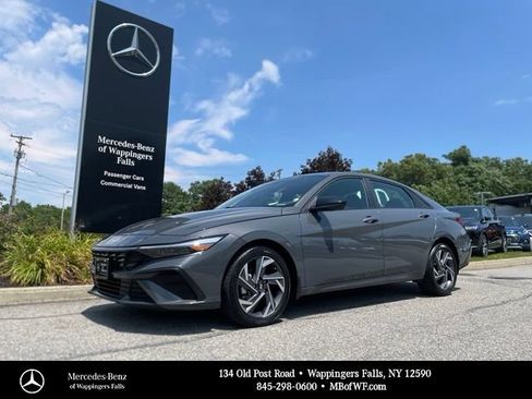 Used 2025 Hyundai Elantra Sport FWD image 1