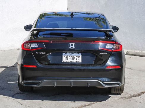 Used 2023 Honda Civic Sport image 5