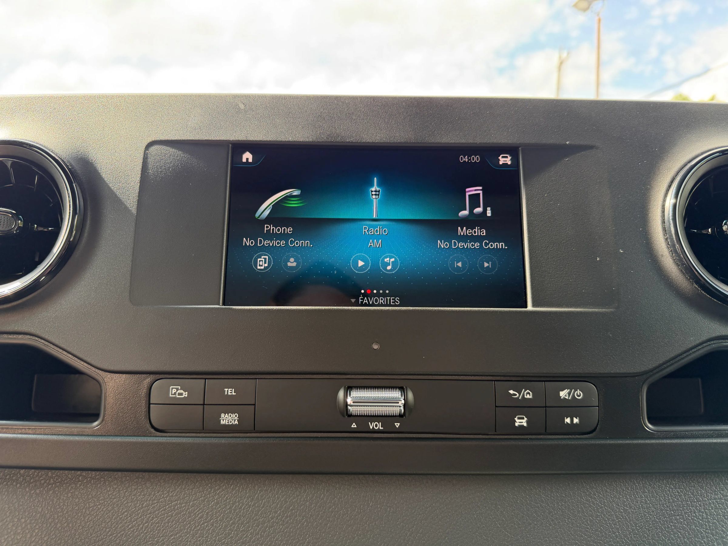 Used 2024 Mercedes-Benz Sprinter 3500 w/ Acoustic Package image 18