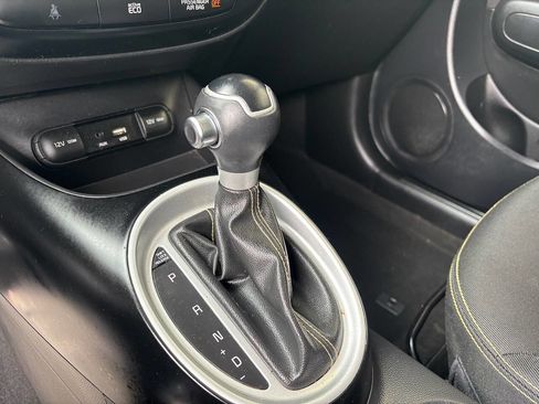 Used 2016 Kia Soul + FWD image 28