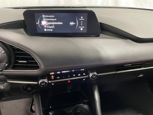 Used 2024 MAZDA MAZDA3 s image 22