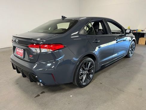 Used 2025 Toyota Corolla SE FWD image 3