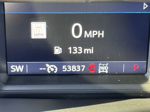 Used 2022 GMC Sierra 1500 AT4 w/ AT4 Preferred Package image 22