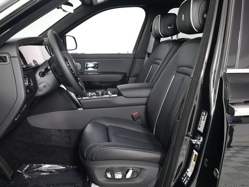 New 2026 Rolls-Royce Cullinan AWD/4WD image 5