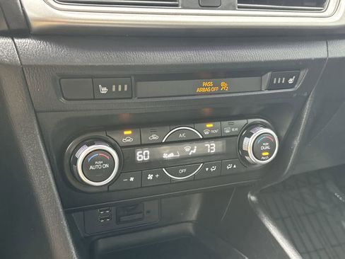 Used 2018 MAZDA MAZDA3 Touring image 22