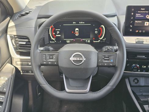 Certified 2025 Nissan Rogue SL w/ Tech Package FWD image 15