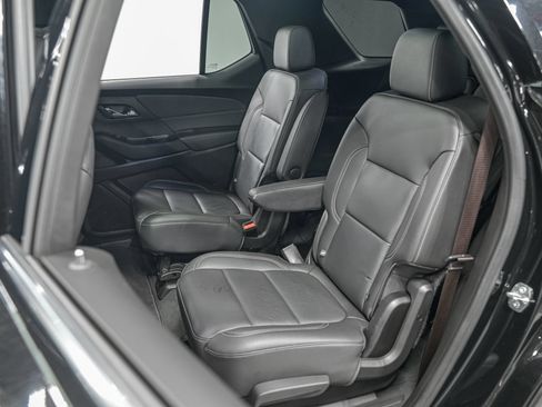 Used 2022 Chevrolet Traverse LT w/ LT Premium Package AWD/4WD image 28