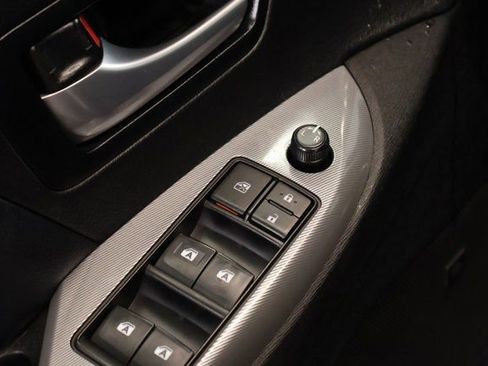 Used 2019 Toyota Sienna SE image 8