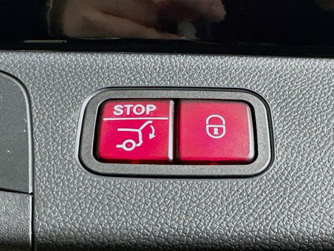 Used 2022 Mercedes-Benz GLC 300 GLC 300 image 31