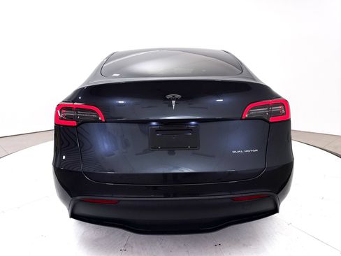 Used 2024 Tesla Model Y Long Range AWD/4WD image 16