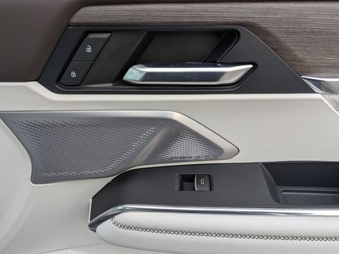 Used 2024 GMC Acadia Denali w/ Super Cruise Package image 24