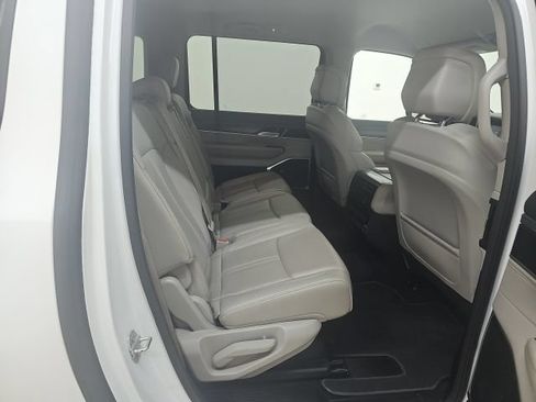 Used 2024 Jeep Wagoneer L Series II w/ Flexible Seating Group AWD/4WD image 21