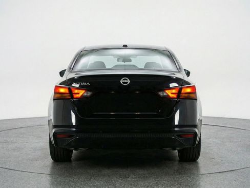 Used 2025 Nissan Altima 2.5 SV FWD image 7