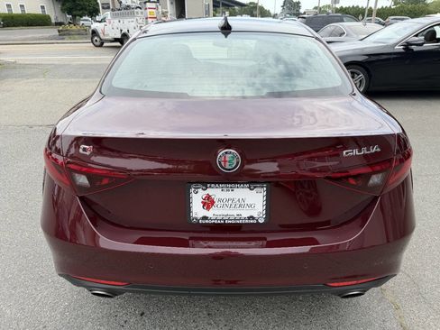 Used 2019 Alfa Romeo Giulia AWD w/ Cold Weather Package image 6