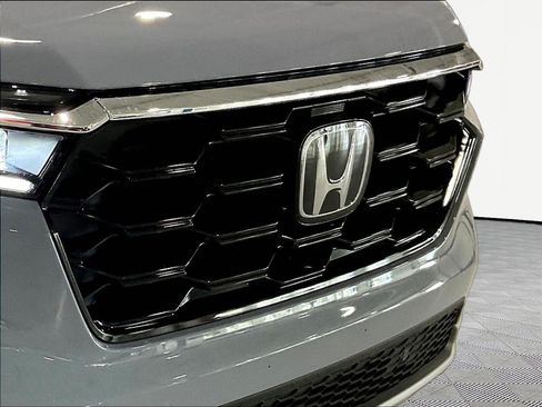 Certified 2025 Honda Pilot Touring image 34
