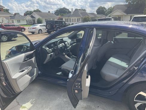 Used 2016 Honda Accord LX image 9