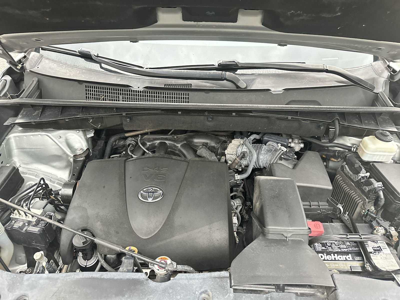 Used 2019 Toyota Highlander XLE FWD image 13
